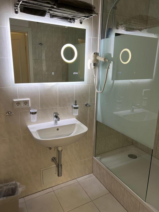 Souterrain Studio-Apartment Nuremberg Bagian luar foto